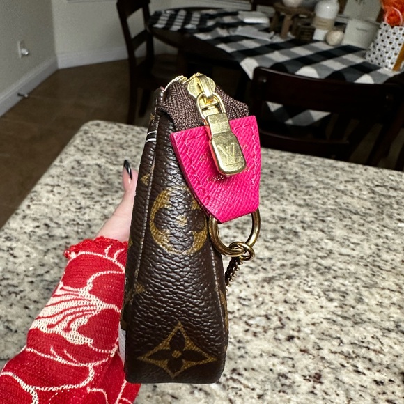 Louis Vuitton limited edition mini pochette - Picture 4 of 10